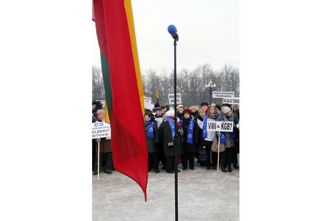 Prie Vilniaus teismo – Darbo partijos rėmėjų protestas (papildyta)