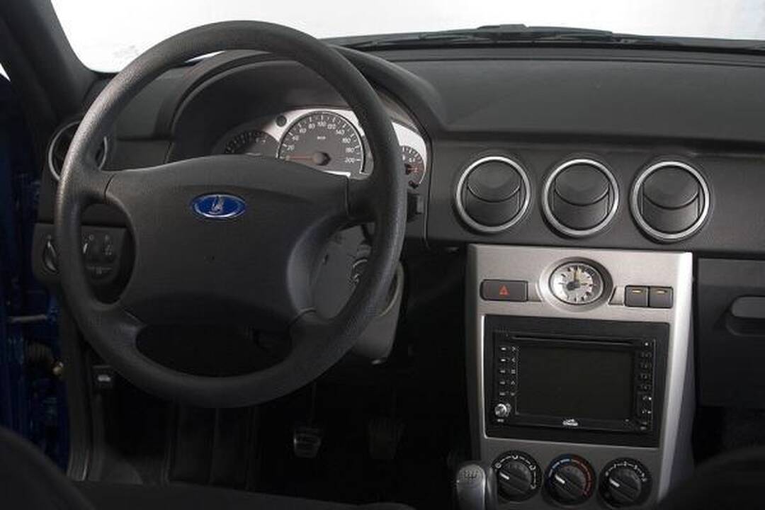 „Lada Priora Coupe“: gamintojui – hečbekas, vairuotojui – kupė