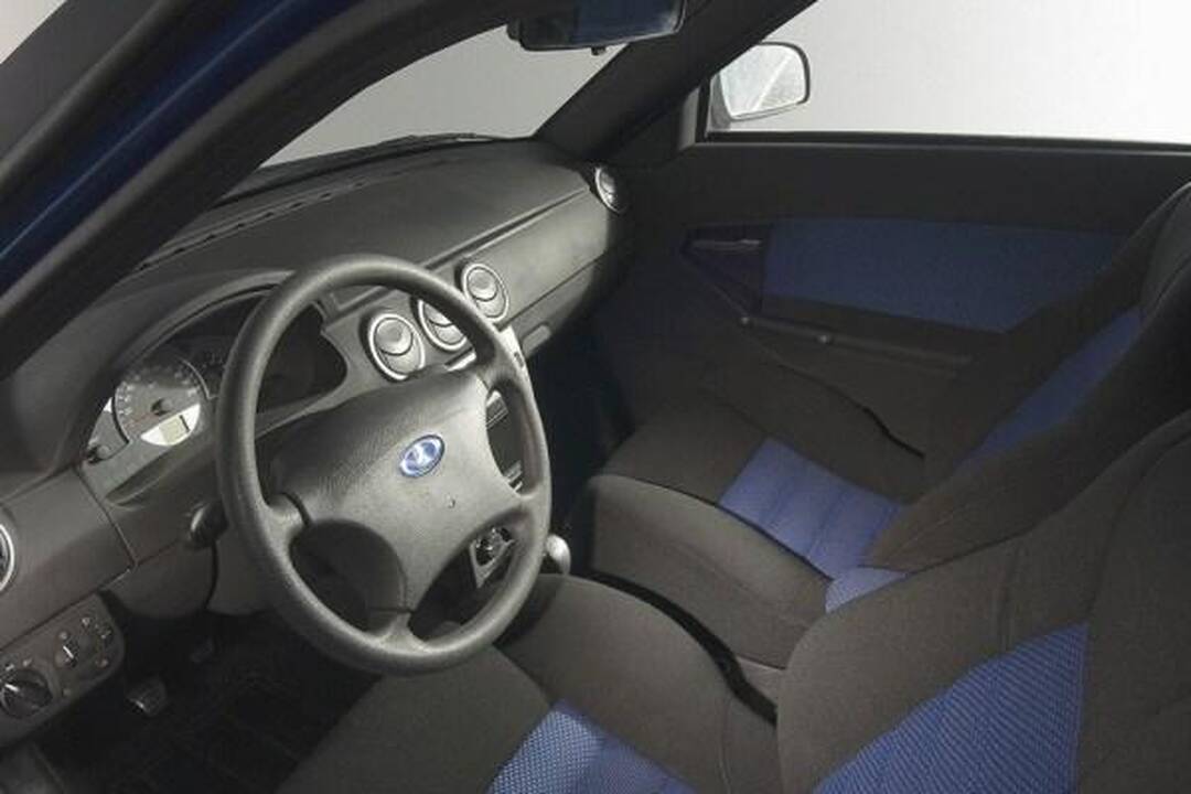 „Lada Priora Coupe“: gamintojui – hečbekas, vairuotojui – kupė