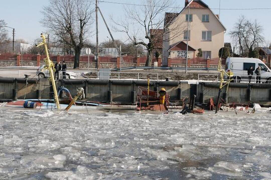 Žvejų uostelyje nuskendo laivas