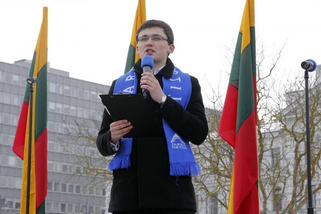 Prie Vilniaus teismo – Darbo partijos rėmėjų protestas (papildyta)