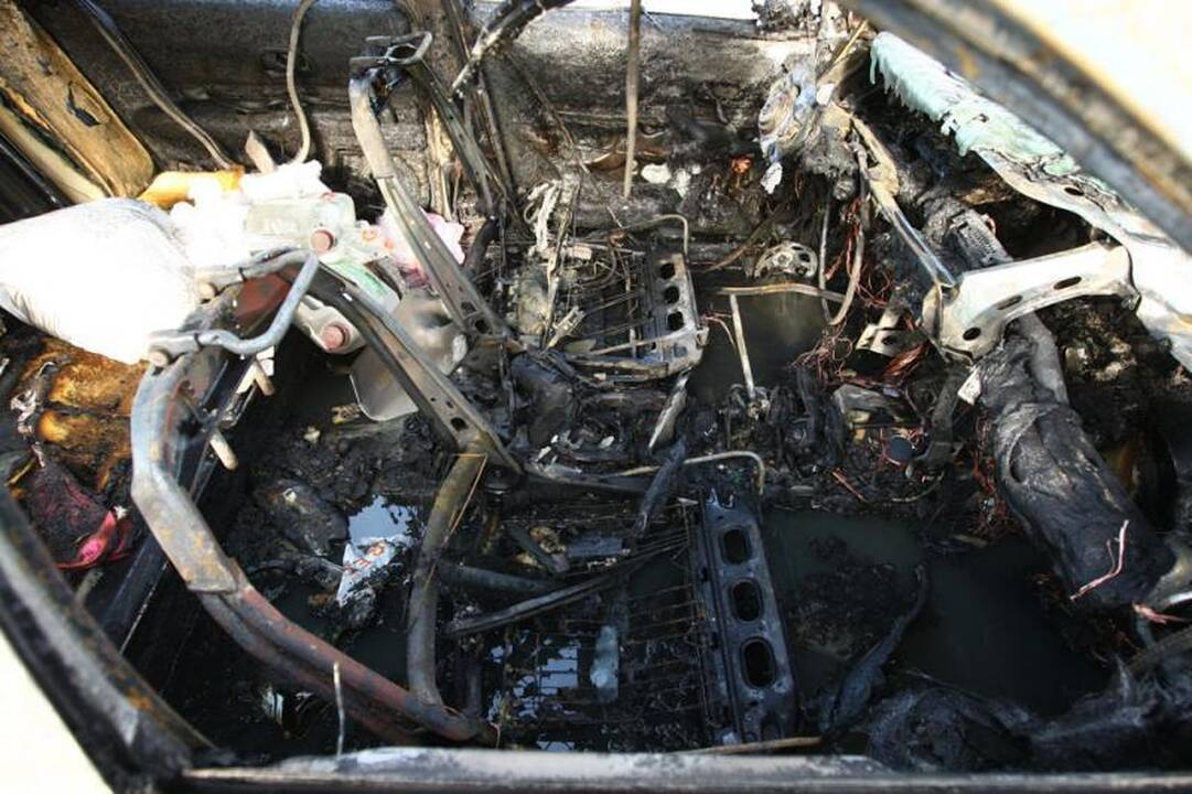 Savanorių pr. degalinėje supleškėjo „Renault Safrane“