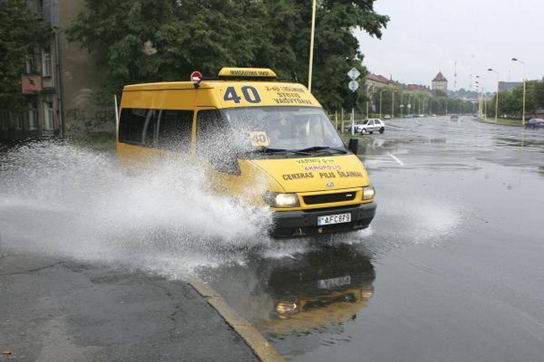 Kauno gatves buvo užtvindžiusi liūtis