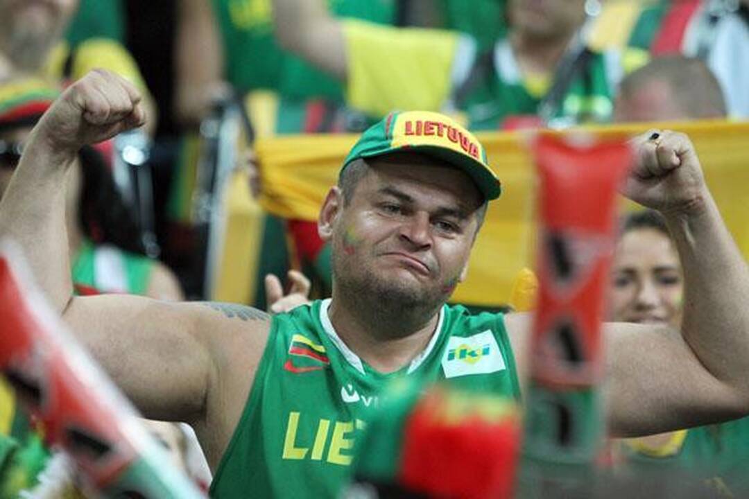 Lietuvos komanda be vargo įveikė portugalus. 98:69