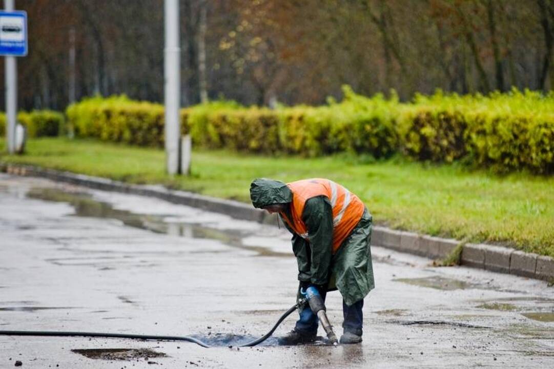 Ašigalio gatvė bus asfaltuojama lyjant? 