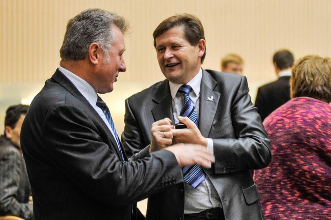 Dėl oro bendrovės „Air Lituanica” A. Zuokas Kaune klaupsis ant kelių