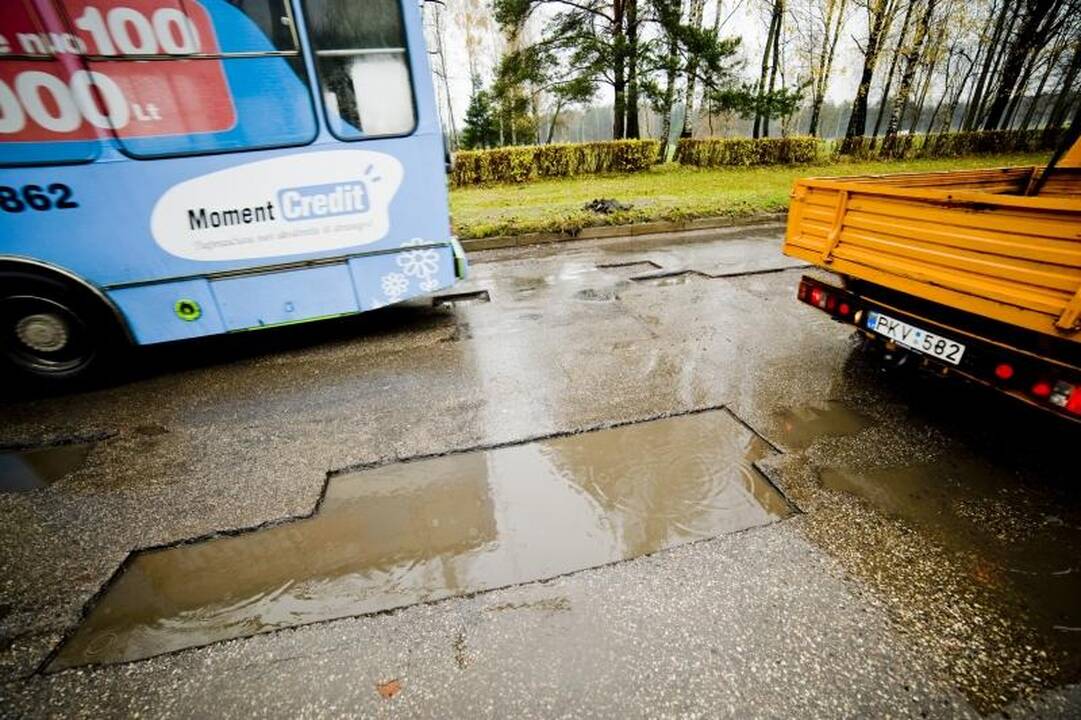 Ašigalio gatvė bus asfaltuojama lyjant? 