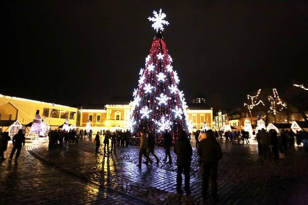 Švenčiantį uostamiestį sveikino kariliono garsai ir fejerverkas