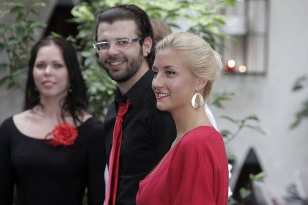 LNK pristatė aistringą "Kviečiu šokti" komandą