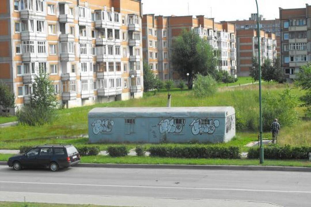 Liubeko gatvėje savavališkai pastatytas vagonėlis - nepajudinamas