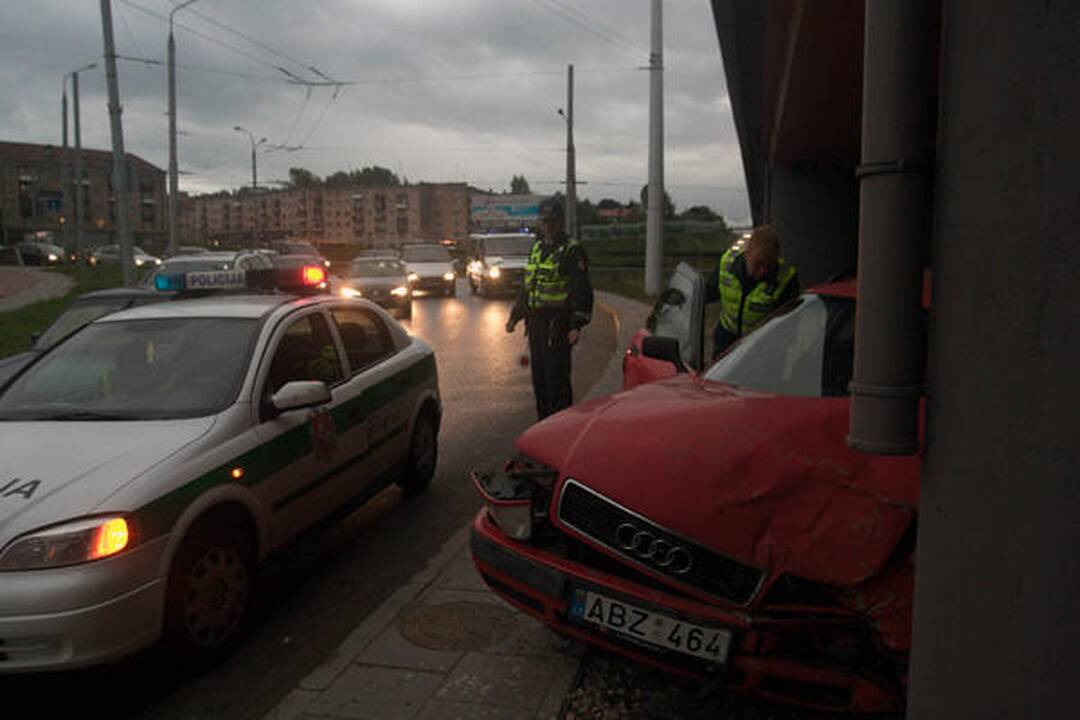 Savaitė keliuose: 9 žuvę, 76 sužeisti