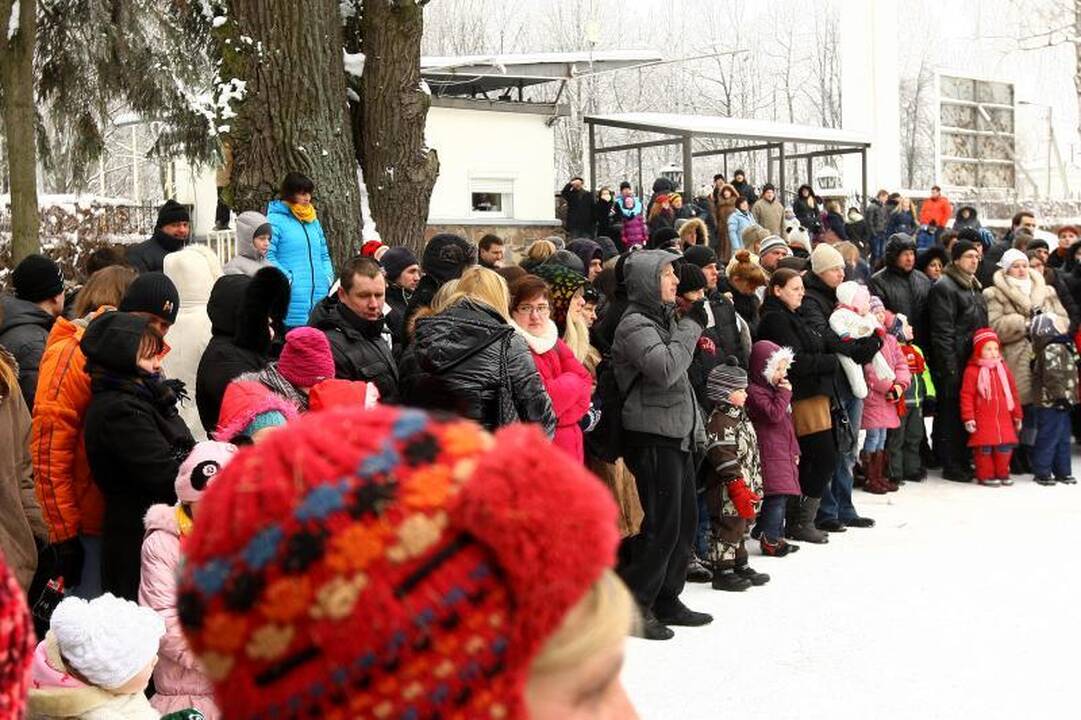 Lokiui Kasparui atminti – dvi dienas kurta sniego skulptūra