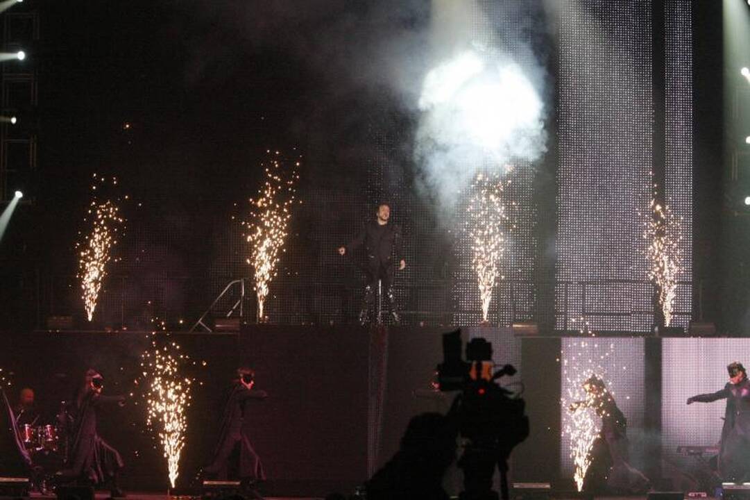 Filipas Kirkorovas Klaipėdos scenoje – ir su chalatu, ir su fraku 