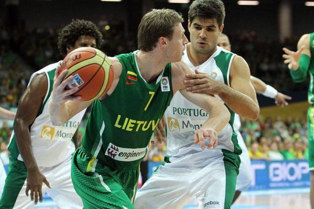 Lietuvos komanda be vargo įveikė portugalus. 98:69