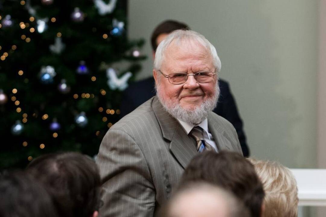Prezidentūroje apdovanoti B.Galdikas, I.Laursas, A.Mockus, J.Mekas