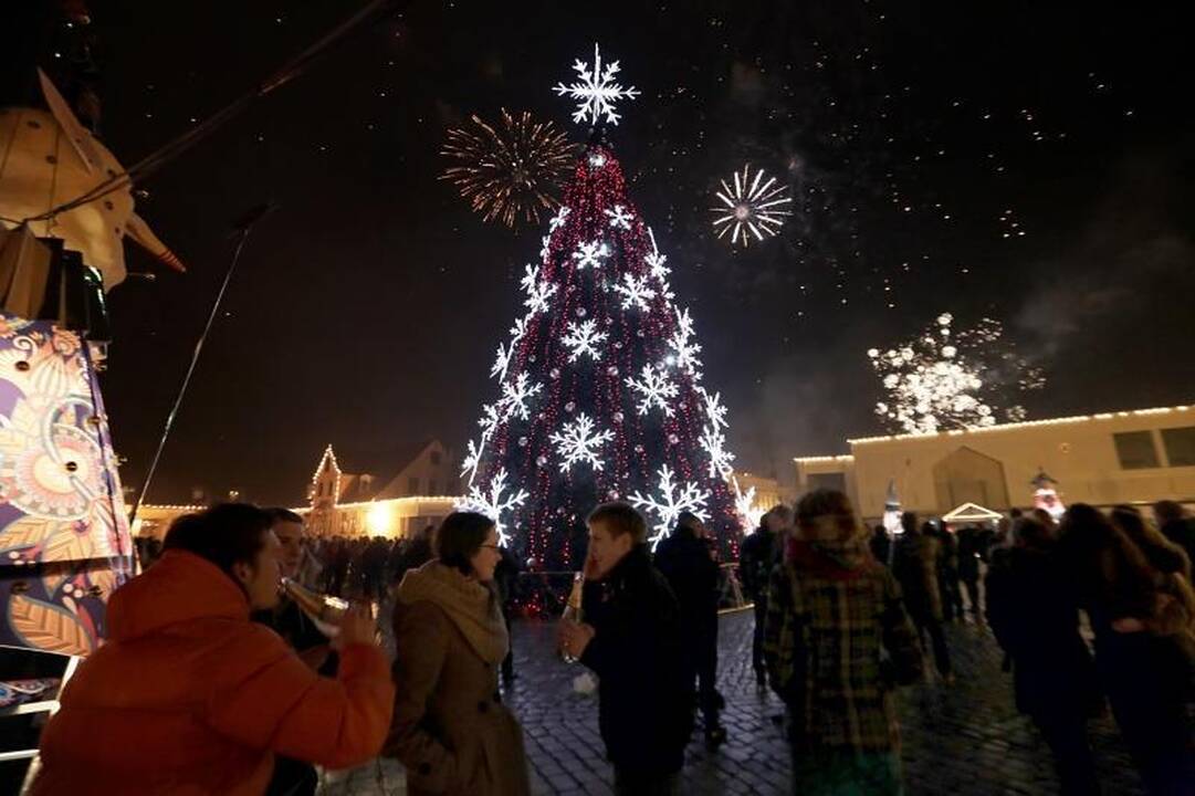 Švenčiantį uostamiestį sveikino kariliono garsai ir fejerverkas