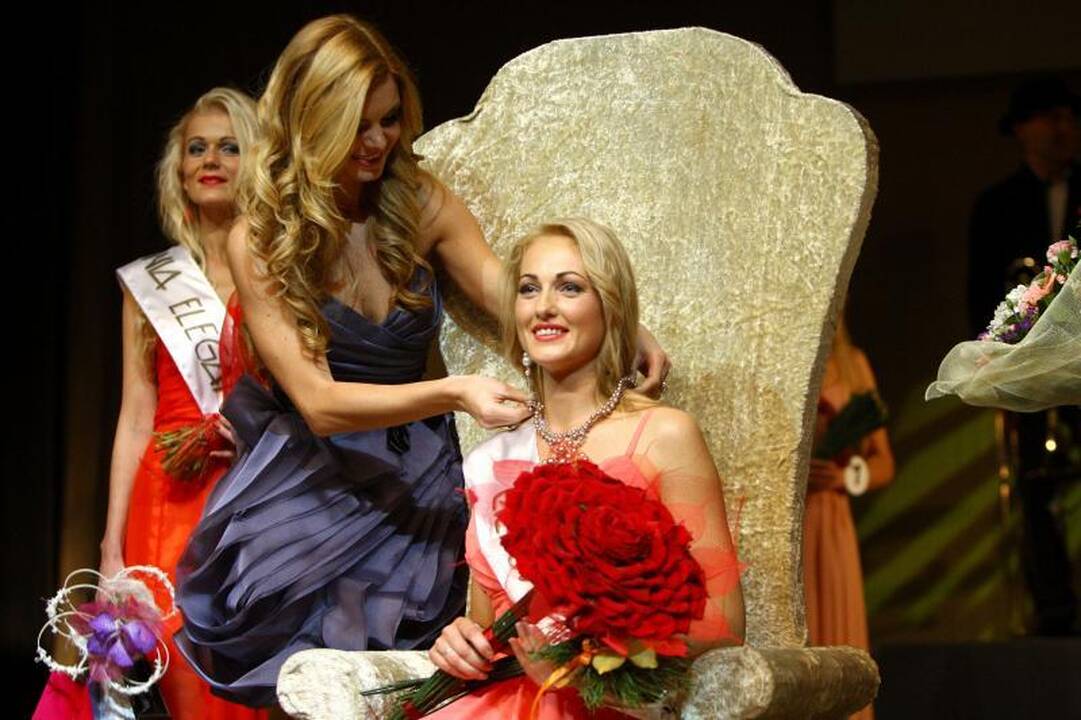 „Lietuvos ponia 2012“ tituluota žavi keturių vaikų mama