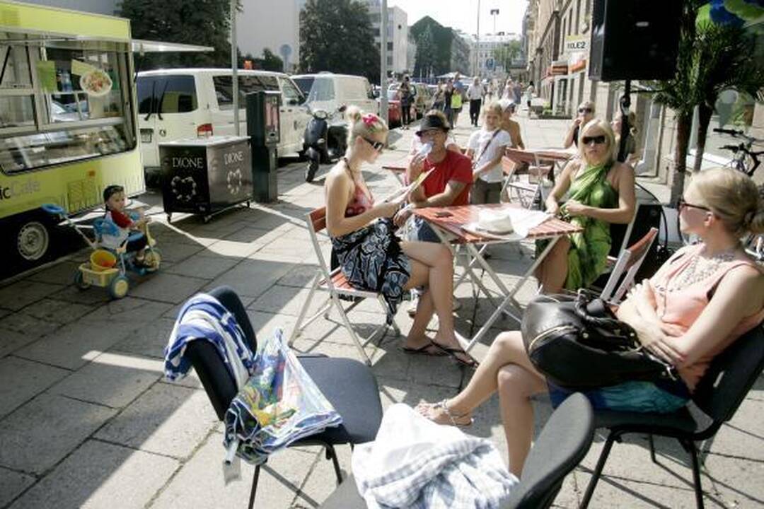 Prie pigių bilietų – išsiplikinusių vilniečių virtinė