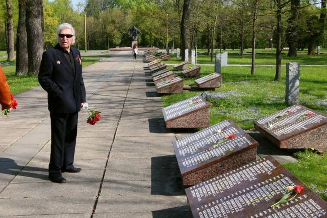 Mininčiųjų Pergalės dieną gretos retėja
