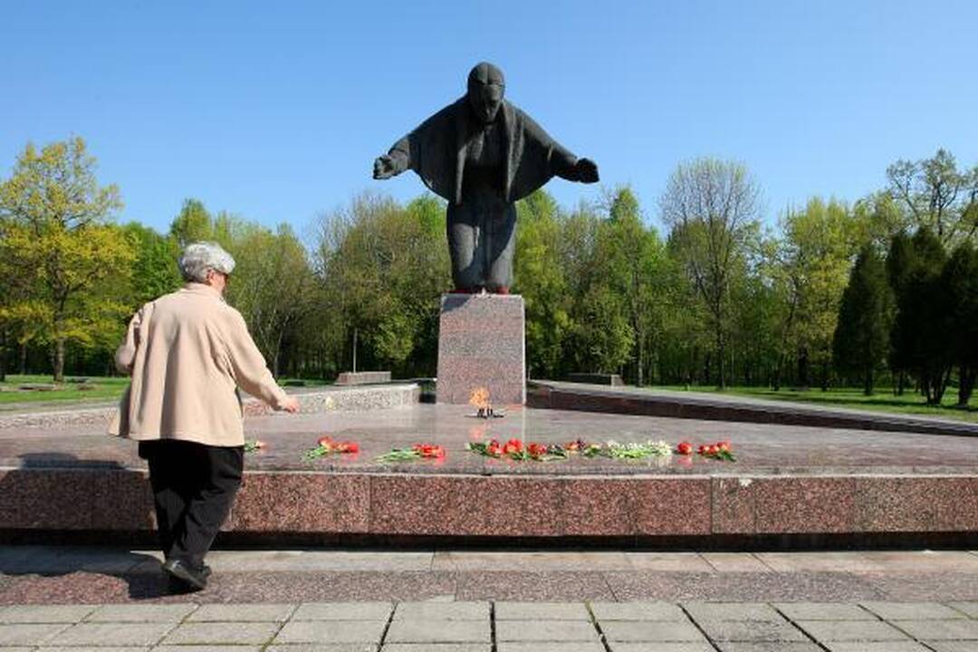 Mininčiųjų Pergalės dieną gretos retėja