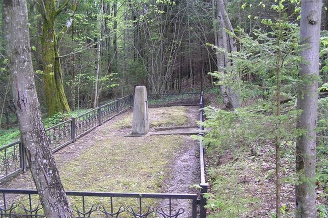 Klaipėdos rajone suniokota žydų žudynių memorialo tvora