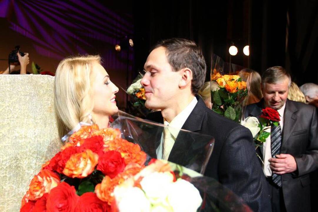 „Lietuvos ponia 2012“ tituluota žavi keturių vaikų mama