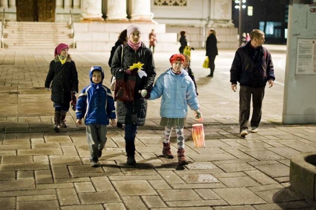 Ant Aleksoto kalno sparnus išskleidė septynios gervės