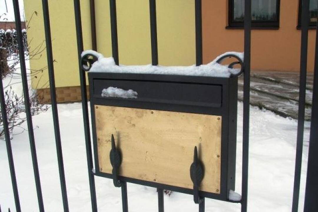 Netvarkingų pašto dėžučių savininkams teks pėdinti į paštą