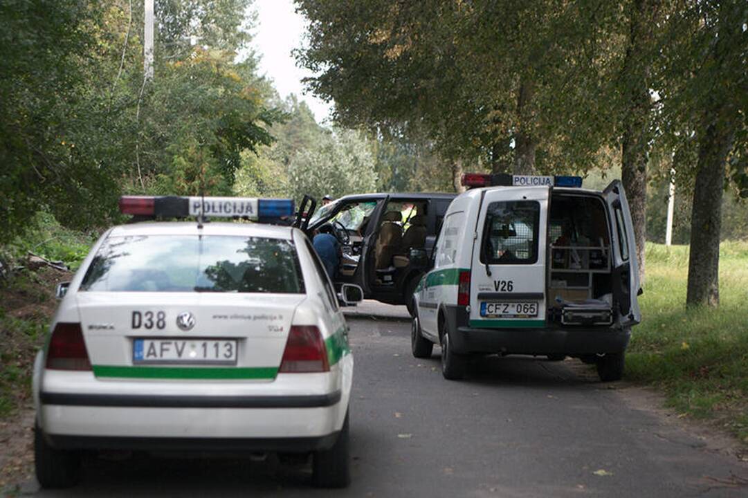 Pakeliui į „Belmontą“ visureigis daužė automobilius ir vartė stulpus