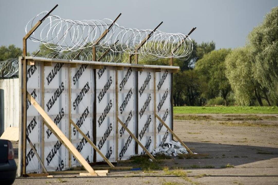 Aleksoto aerodrome ispanai filmuos pabėgėlių stovyklą 
