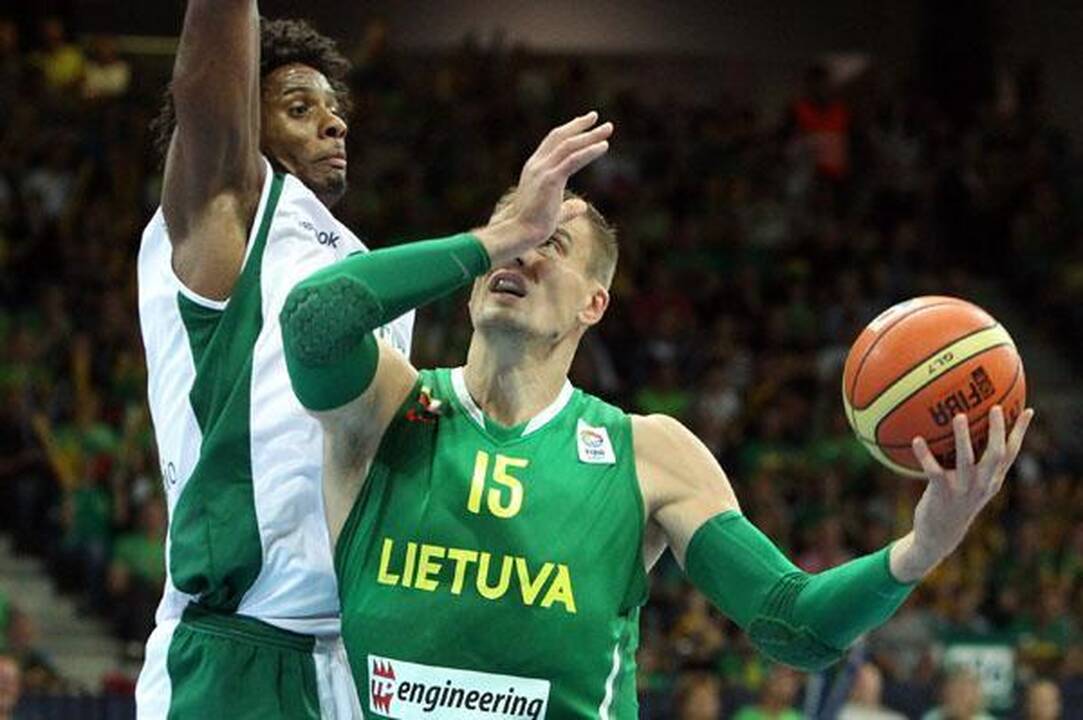 Lietuvos komanda be vargo įveikė portugalus. 98:69