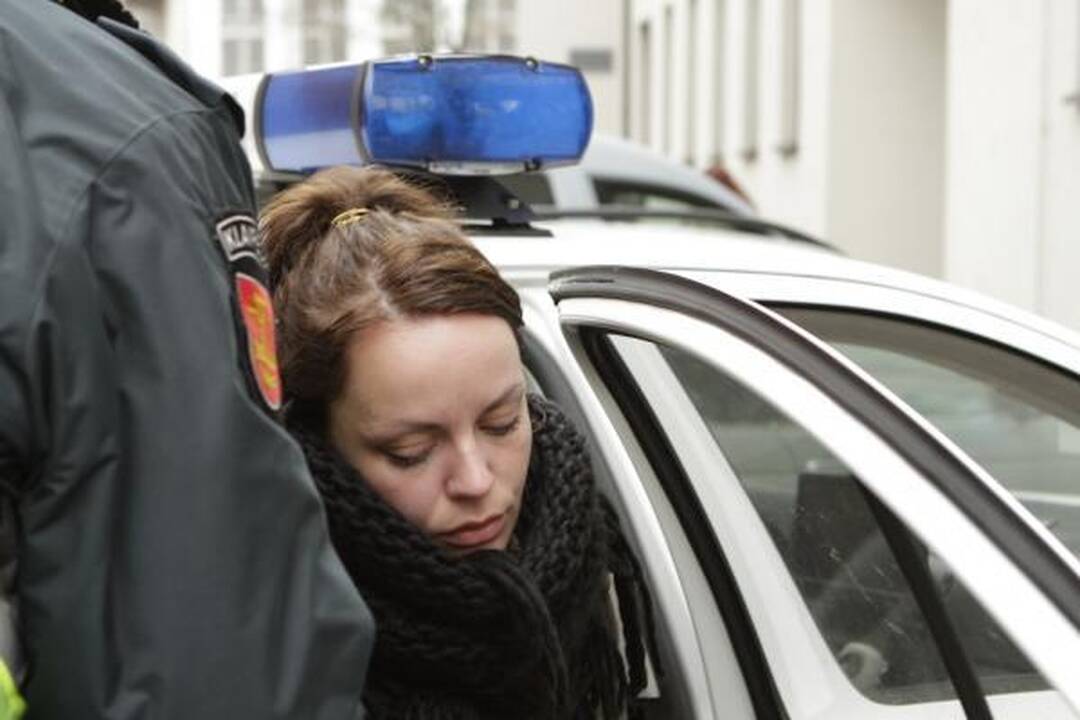 Konteinerio dvynukų motina nežinojo, kad pagimdė gyvą vaiką
