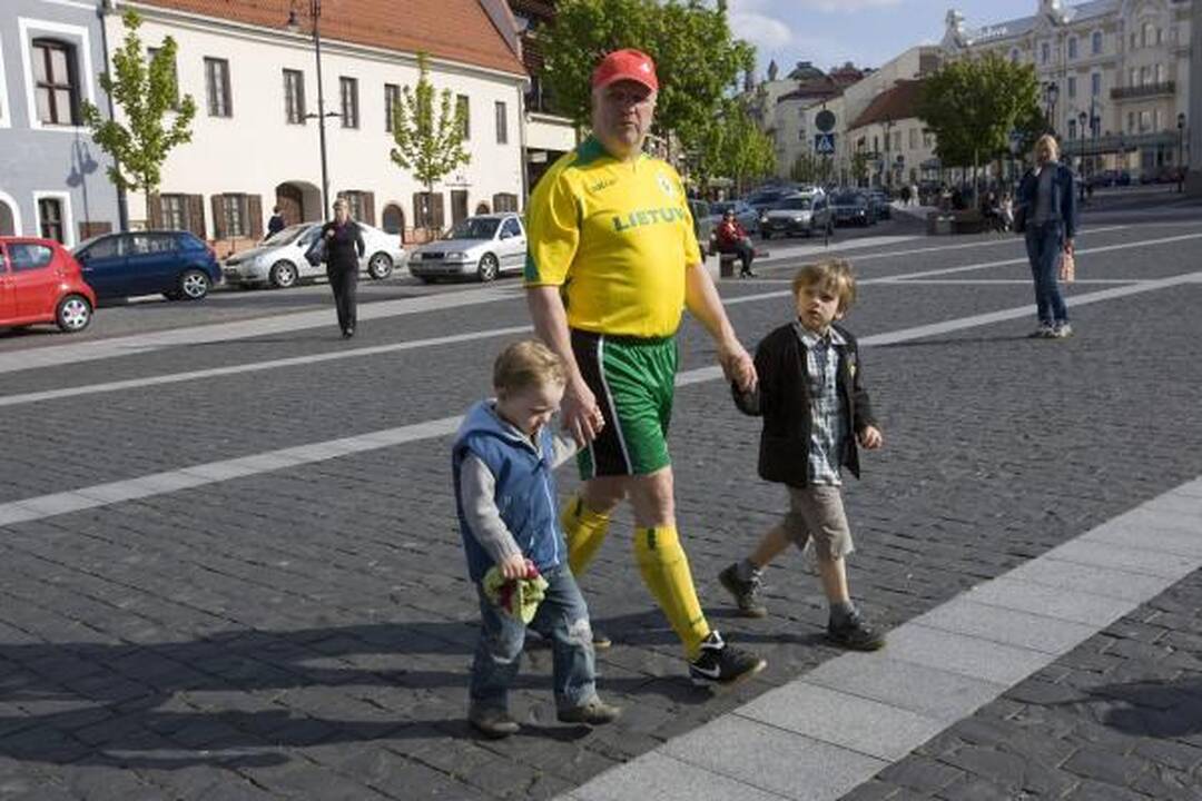 Rotušės aikštėje - futbolo varžybos