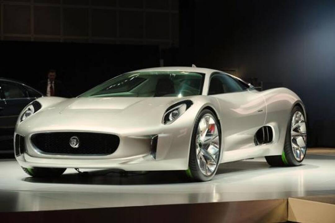 Automobilių paroda Los Andžele: nuo mažylio iki giganto
