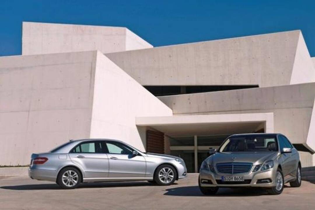 „Mercedes" demonstruoja naująjį E-klasės modelį