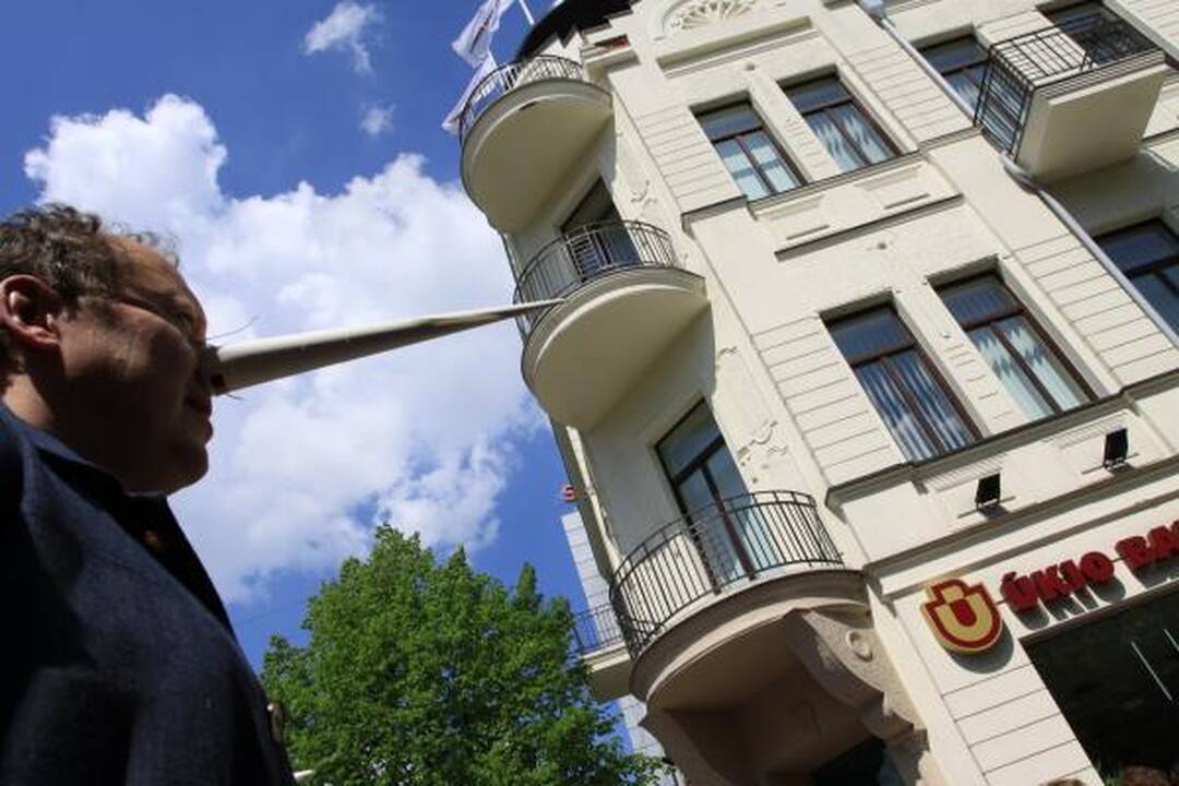 Prie „Ūkio banko“ pastato "Žalgirio" sirgaliai skandavo “Bu-ra-ti-no“ (papildyta)