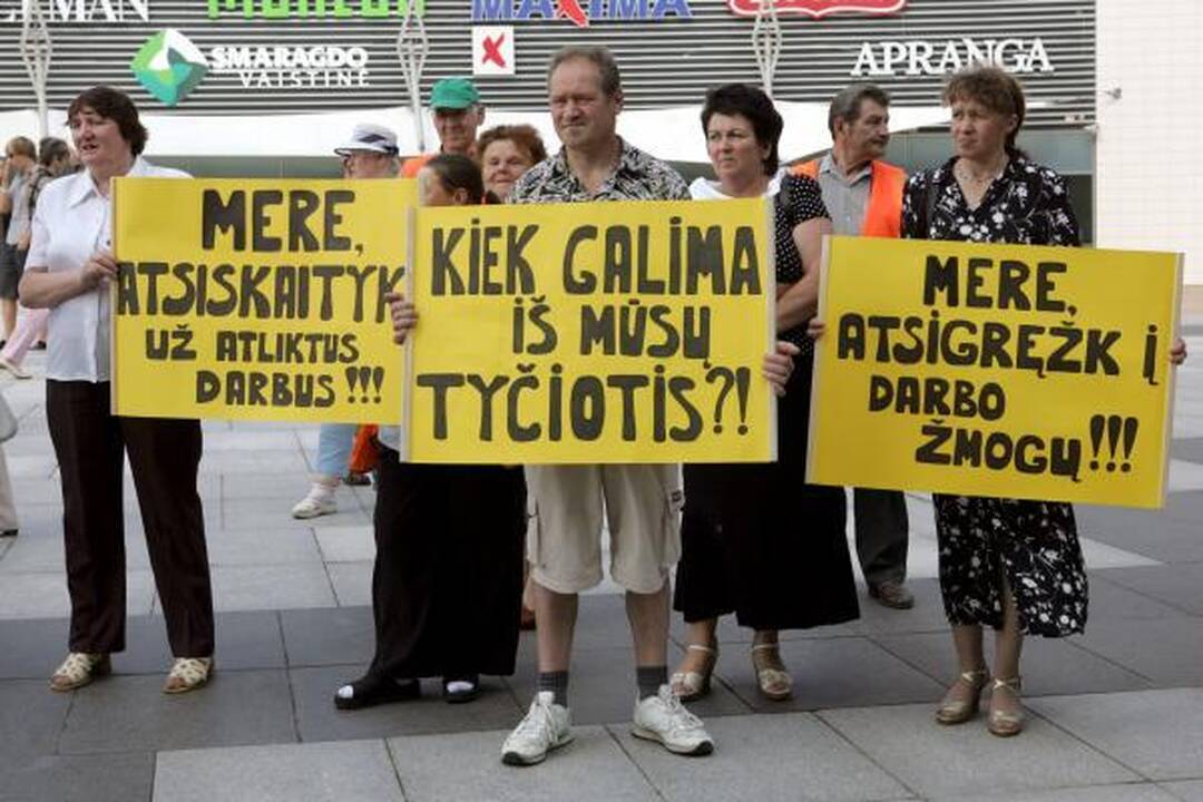 Miesto tvarkytojai: mere, gatves tuoj šluosi pats! (papildyta)