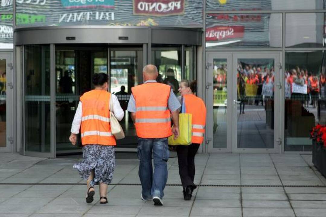 Miesto tvarkytojai: mere, gatves tuoj šluosi pats! (papildyta)