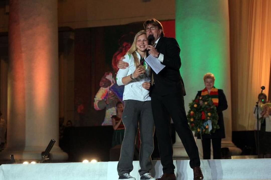 Lietuva pasitiko olimpinį auksą parvežusią R.Meilutytę