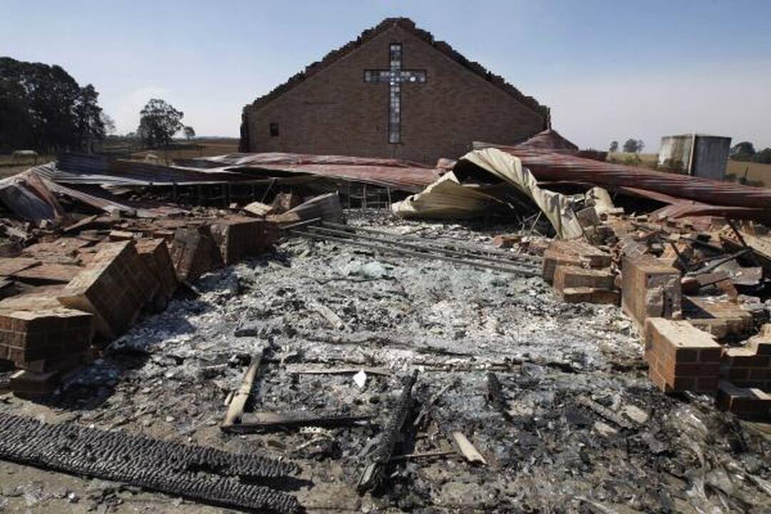 Gaisrų aukų Australijoje gali būti daugiau nei 200
