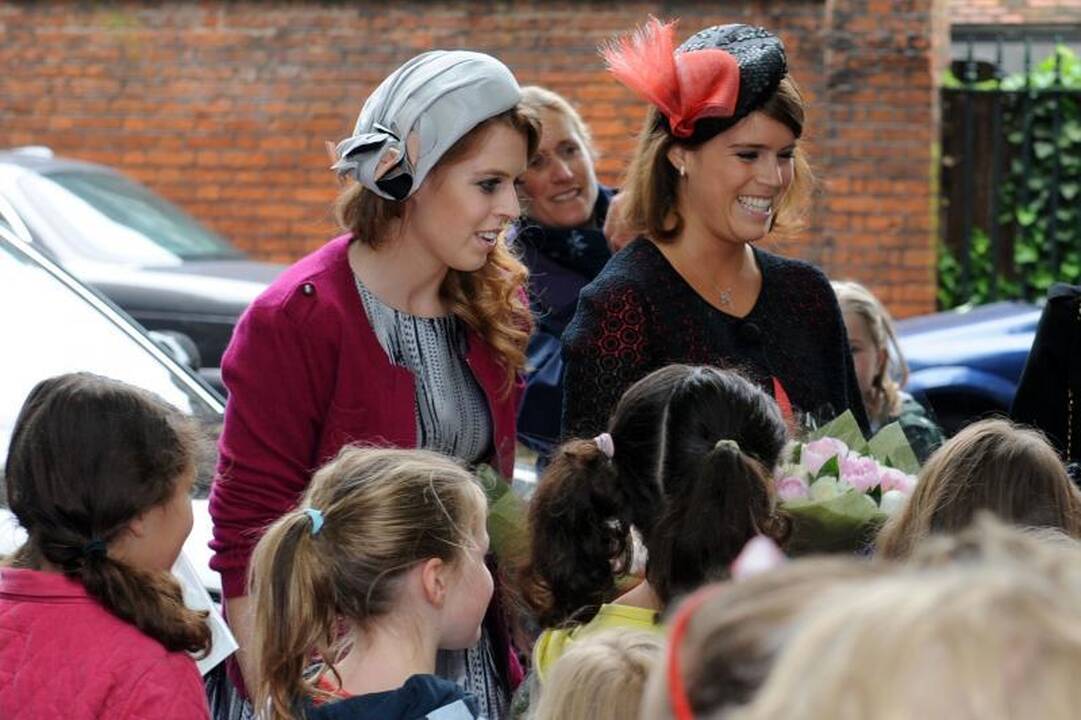Elizabeth II garbei – tūkstančio laivų paradas