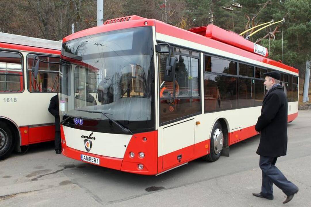 Pirmasis Lietuvoje surinktas troleibusas važiuoja be „ūsų“