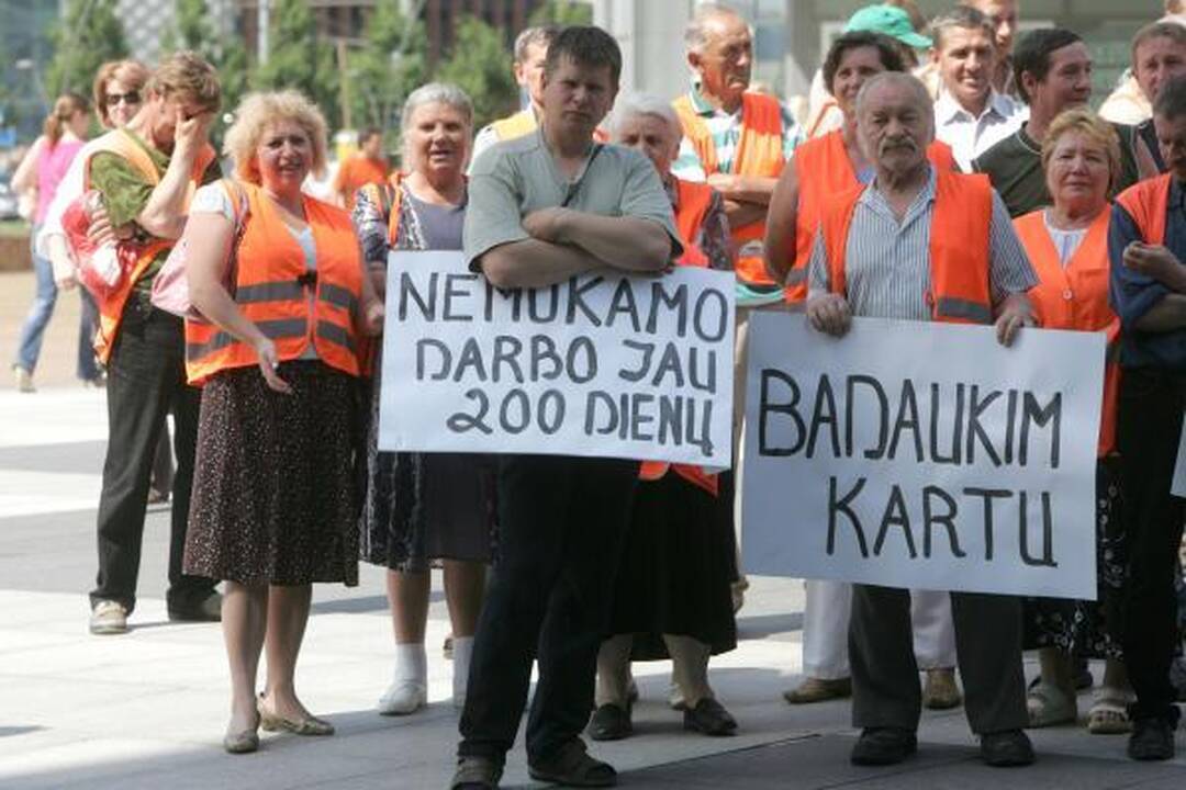 Miesto tvarkytojai: mere, gatves tuoj šluosi pats! (papildyta)