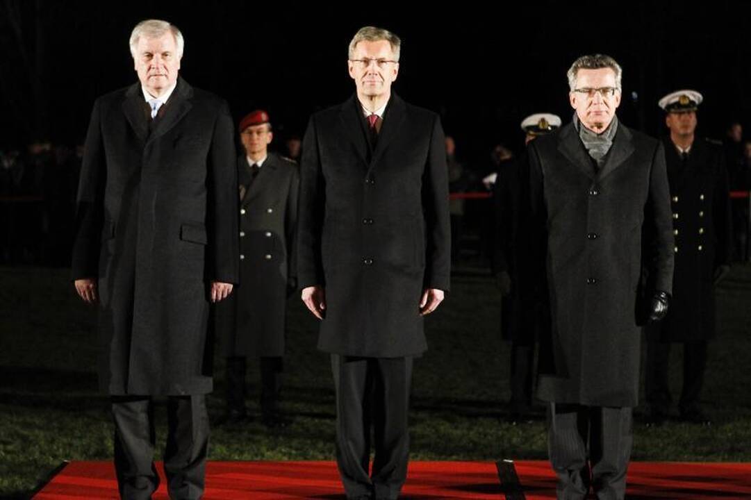 Vokietijos prezidento išlydėjimo ceremoniją sutrikdė protestuotojai