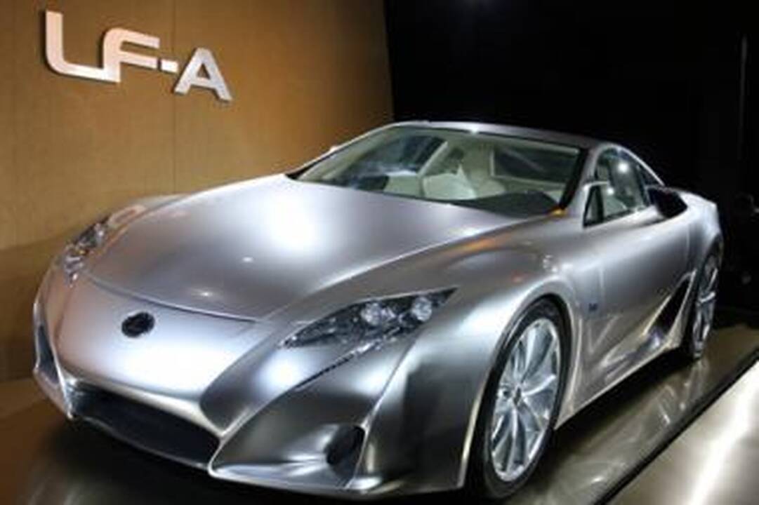 „Toyota“ pristatys „Lexus LF-A“