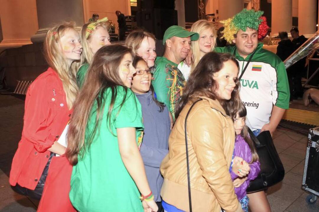 Lietuva pasitiko olimpinį auksą parvežusią R.Meilutytę