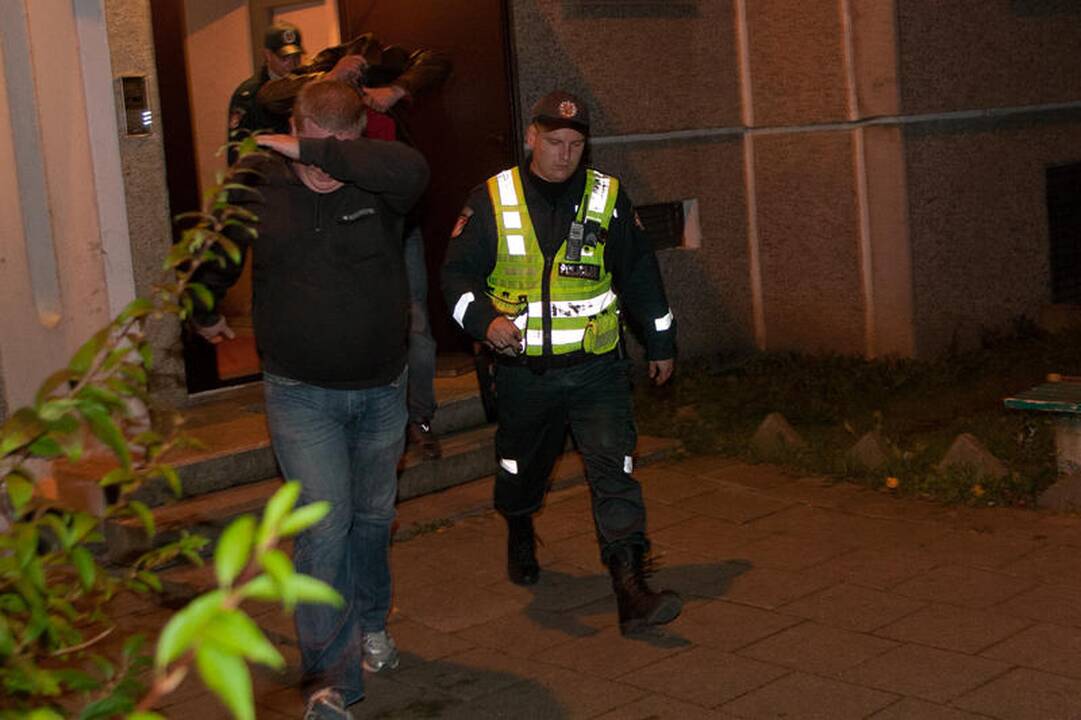 Už pastabą dėl šlapinimosi viešoje vietoje – šūvis į krūtinę