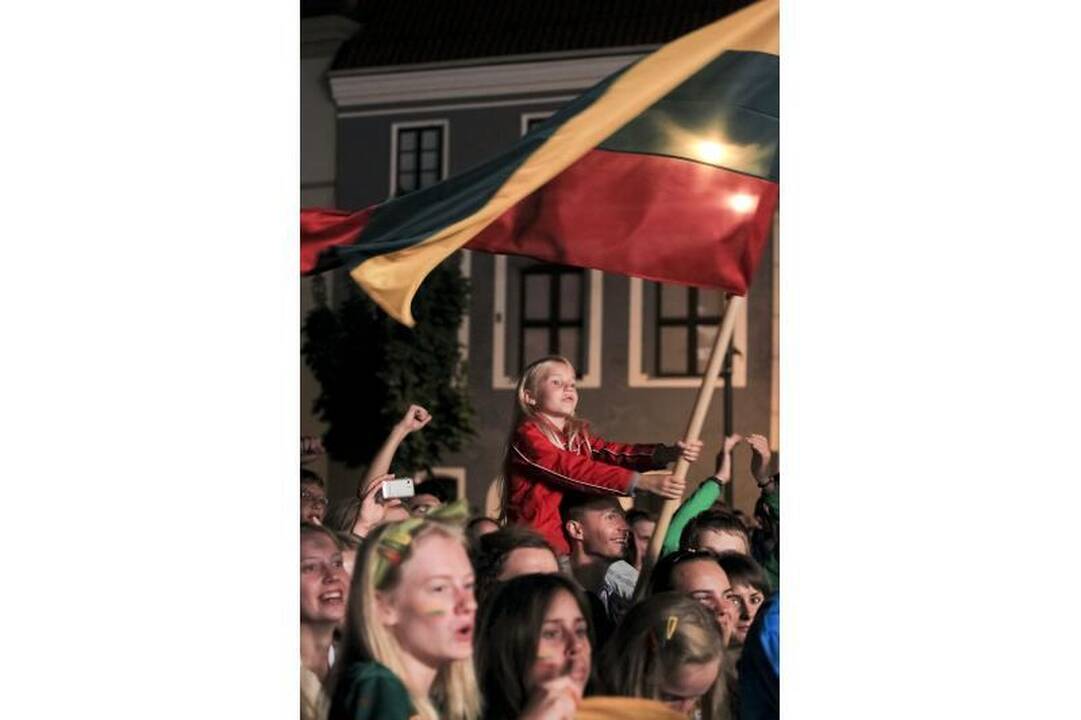 Lietuva pasitiko olimpinį auksą parvežusią R.Meilutytę