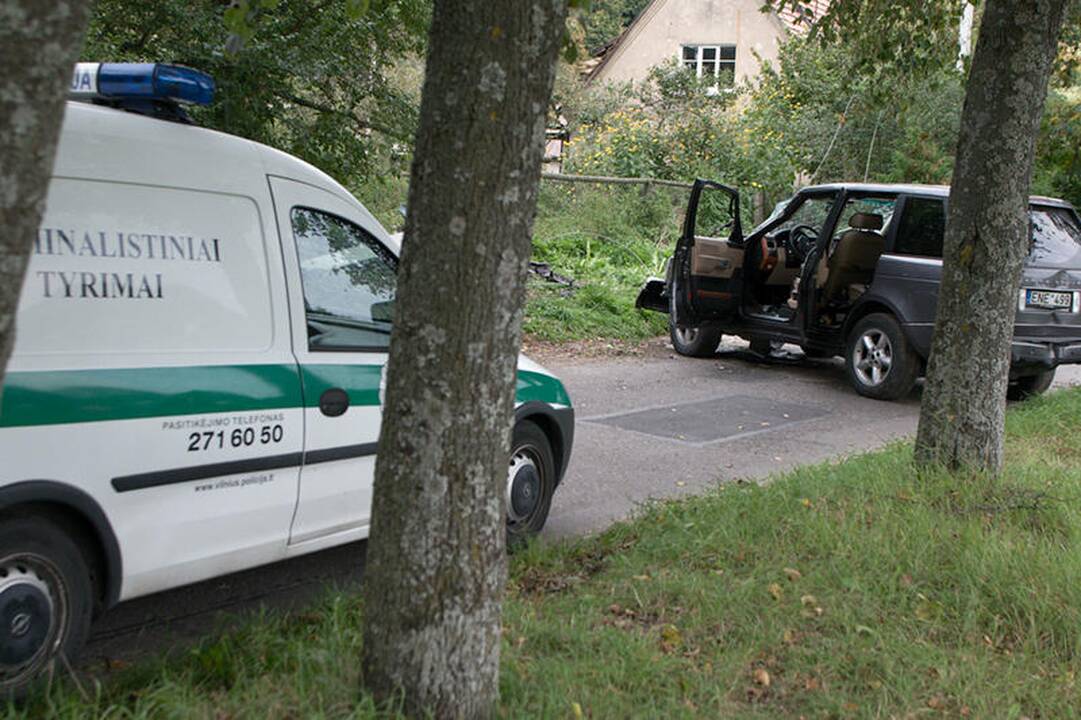 Pakeliui į „Belmontą“ visureigis daužė automobilius ir vartė stulpus