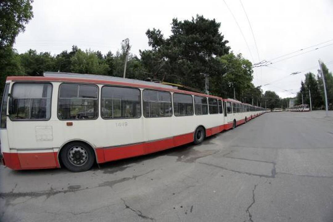 Vicemeras: keleivių laipinimas tik pro priekines duris vilniečiams bus tik į naudą